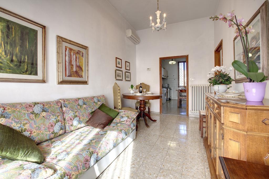 Appartamento Alfanihouse Florens Rum bild