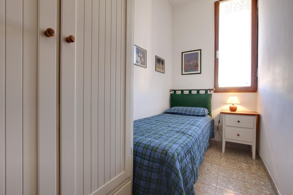 Appartamento Alfanihouse Florens Rum bild